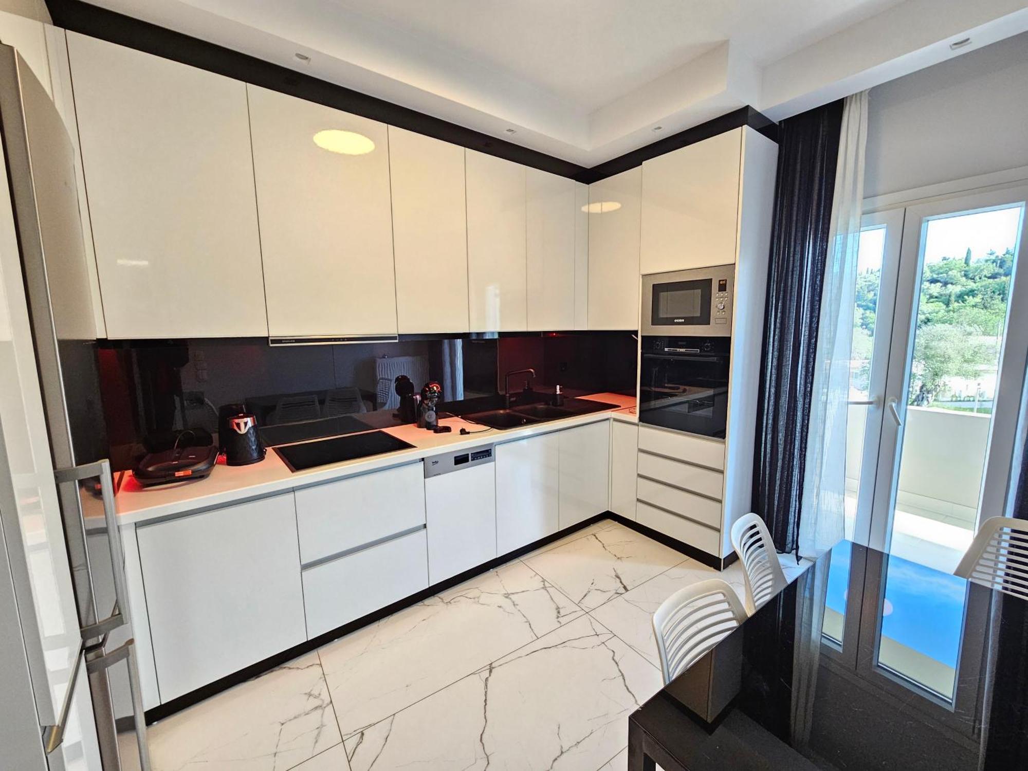 Grey Luxury House Apartment อิปโซส ภายนอก รูปภาพ