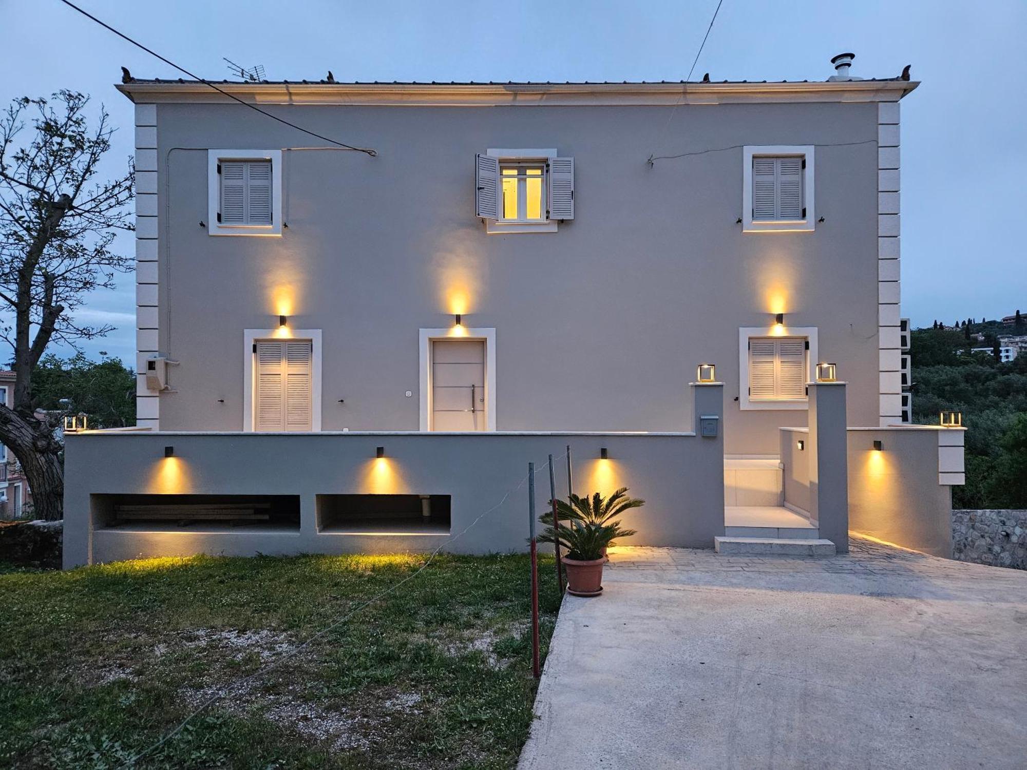 Grey Luxury House Apartment อิปโซส ภายนอก รูปภาพ