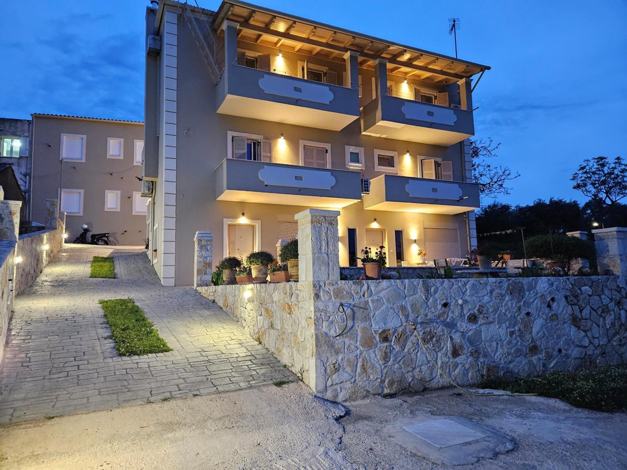 Grey Luxury House Apartment อิปโซส ภายนอก รูปภาพ
