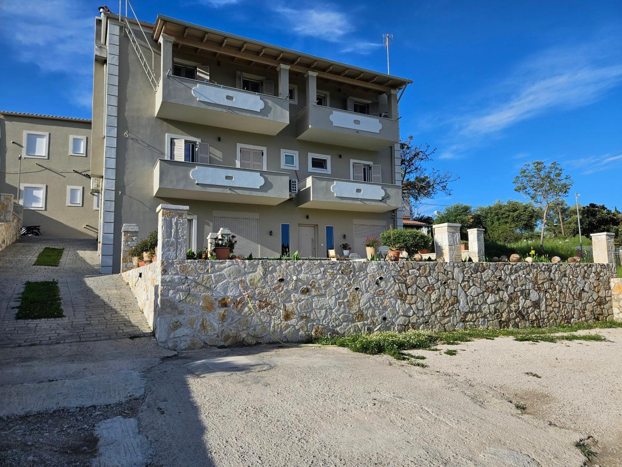 Grey Luxury House Apartment อิปโซส ภายนอก รูปภาพ