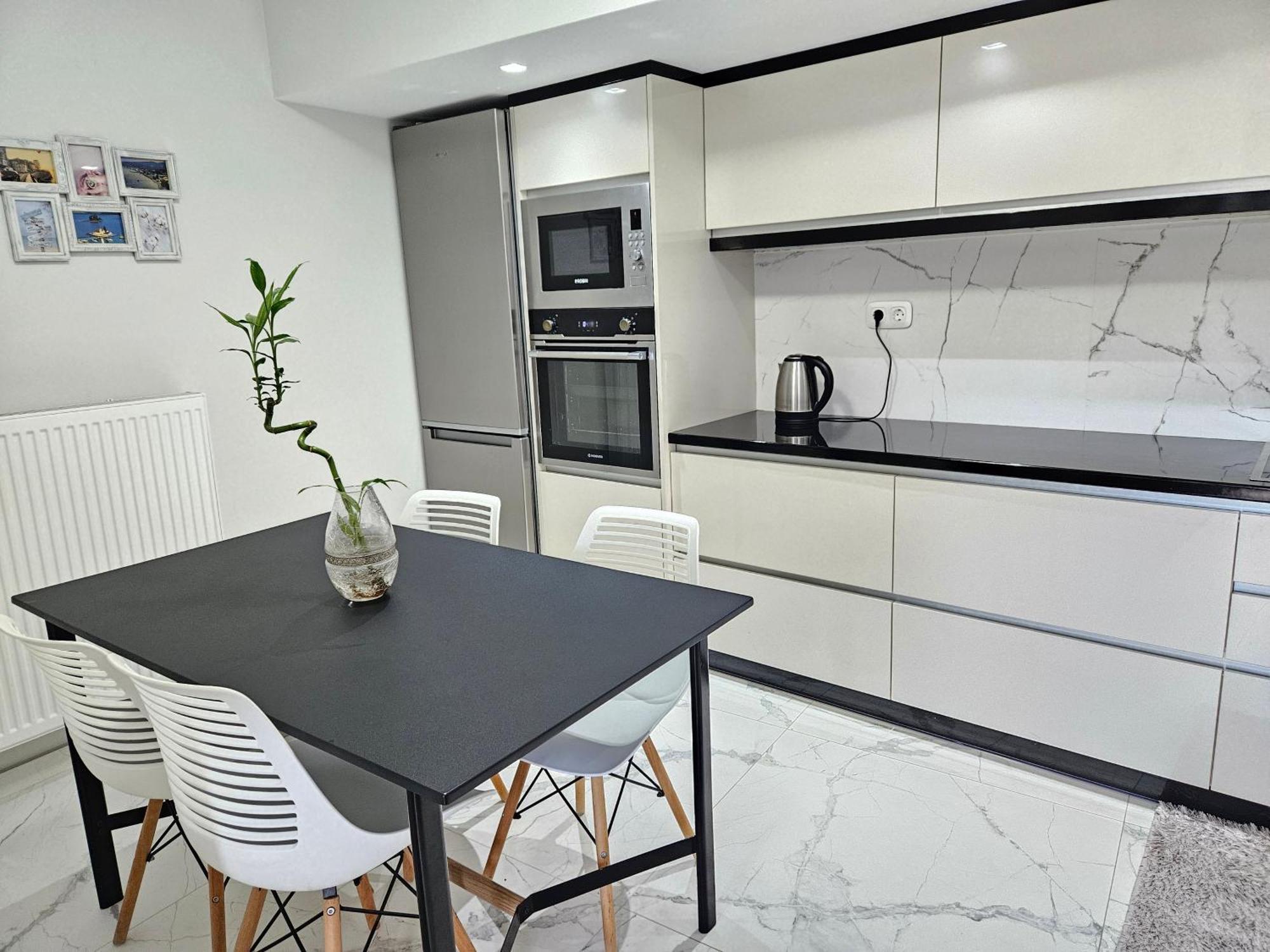 Grey Luxury House Apartment อิปโซส ภายนอก รูปภาพ