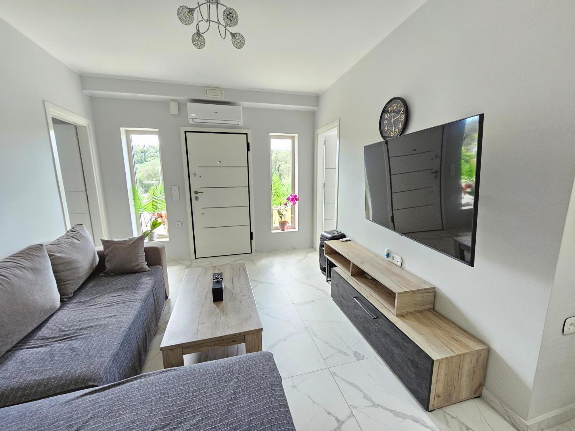 Grey Luxury House Apartment อิปโซส ภายนอก รูปภาพ