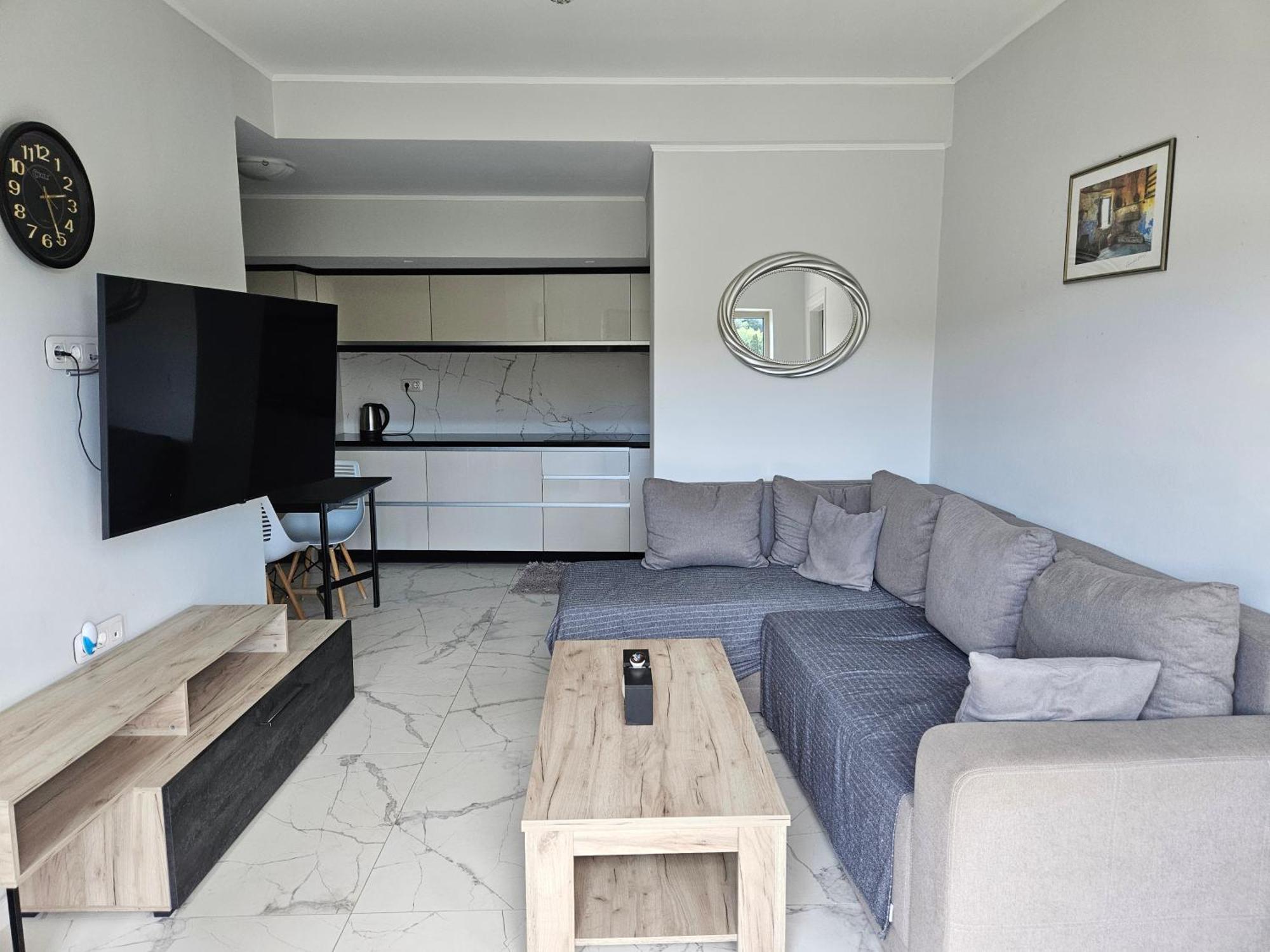 Grey Luxury House Apartment อิปโซส ภายนอก รูปภาพ