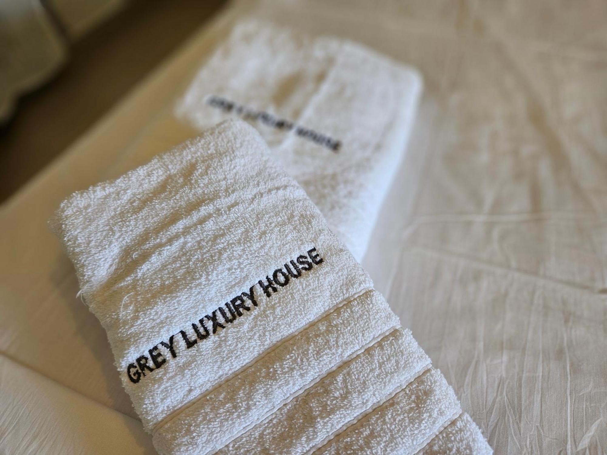 Grey Luxury House Apartment อิปโซส ภายนอก รูปภาพ
