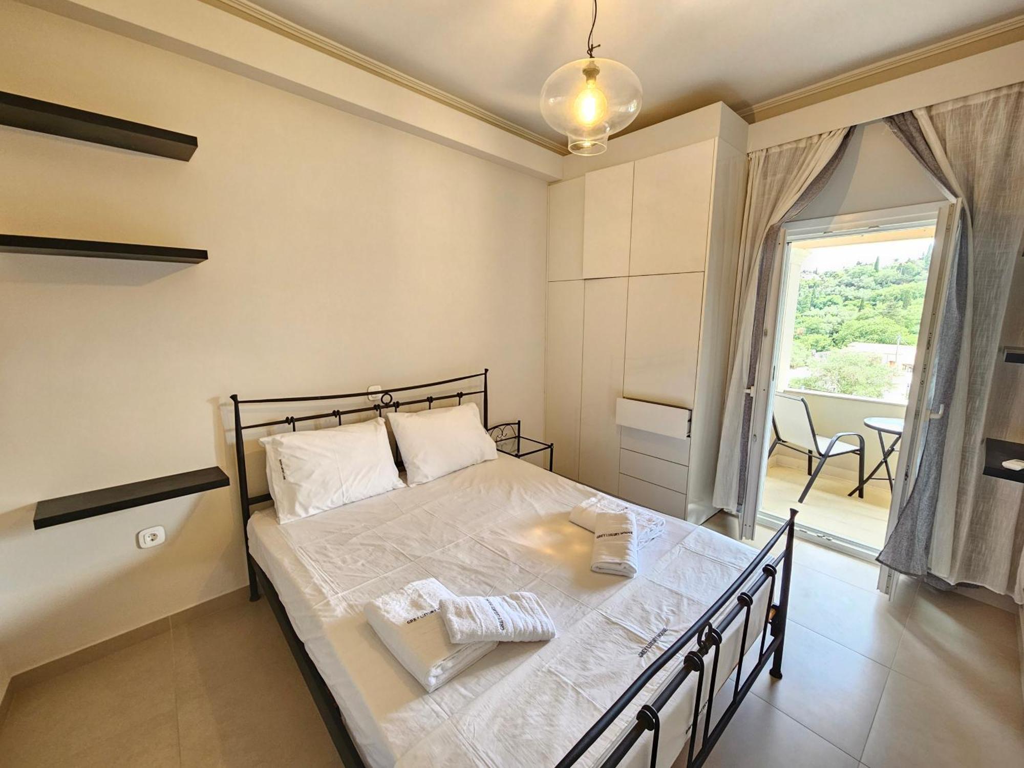 Grey Luxury House Apartment อิปโซส ภายนอก รูปภาพ