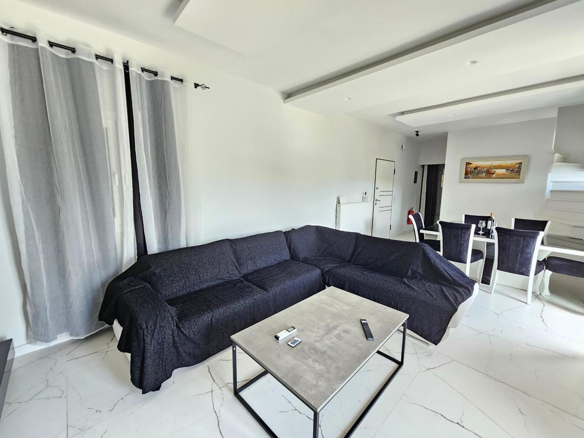 Grey Luxury House Apartment อิปโซส ภายนอก รูปภาพ