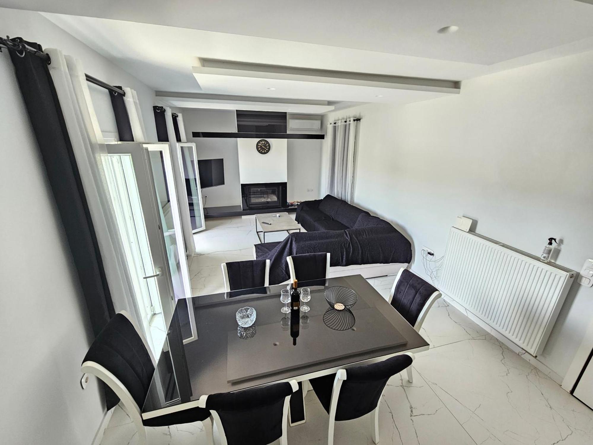 Grey Luxury House Apartment อิปโซส ภายนอก รูปภาพ